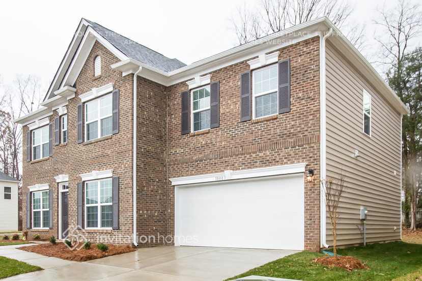 Building Photo - 10003 Maywine Cir
