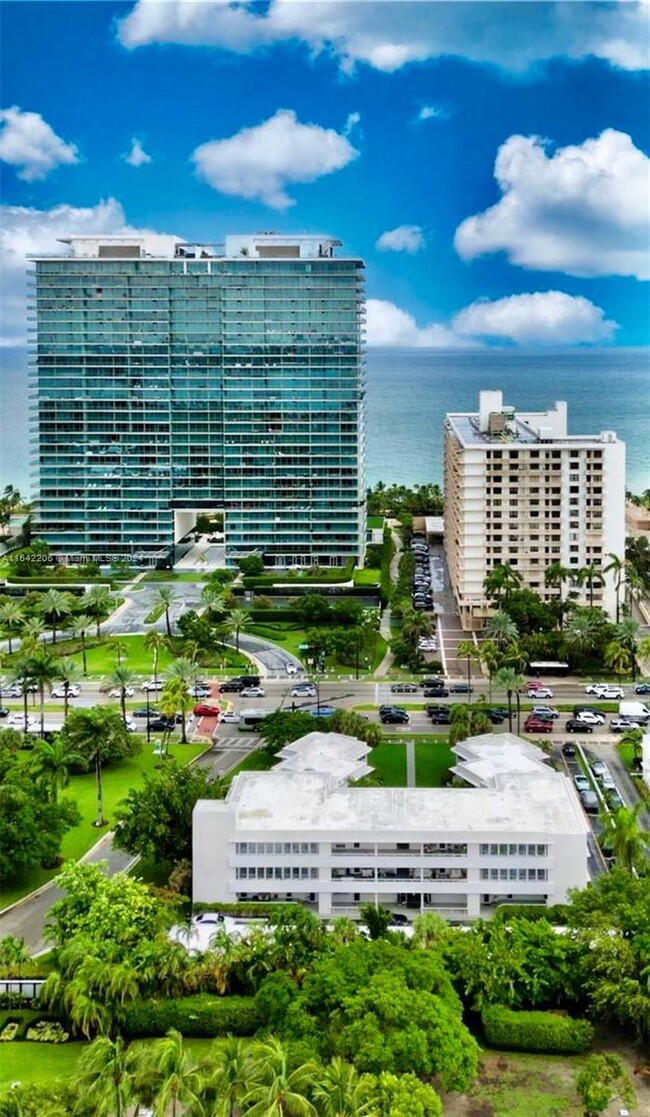 Building Photo - 10190 Collins Ave