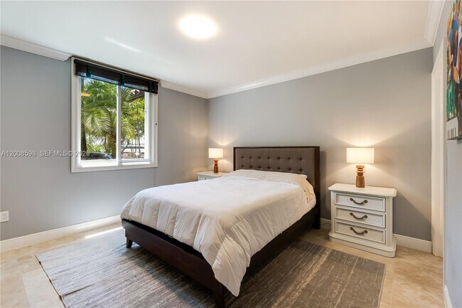 Building Photo - 13636 Deering Bay Dr