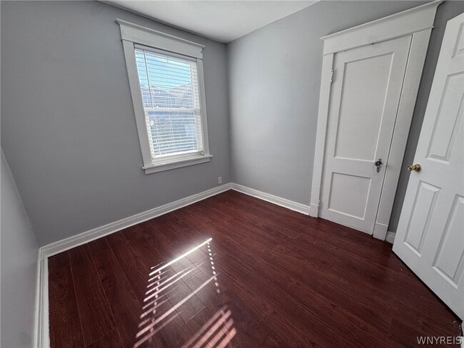 Building Photo - 55 Parkwood Ave