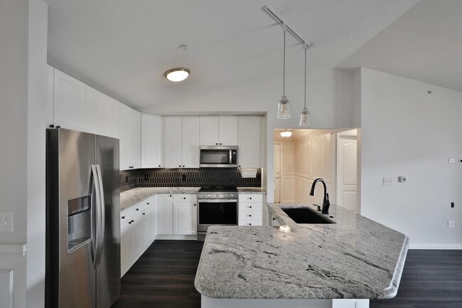 Building Photo - 763 Hidden Springs Dr