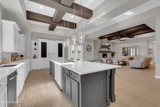 Building Photo - 14608 Pebble Hills Blvd