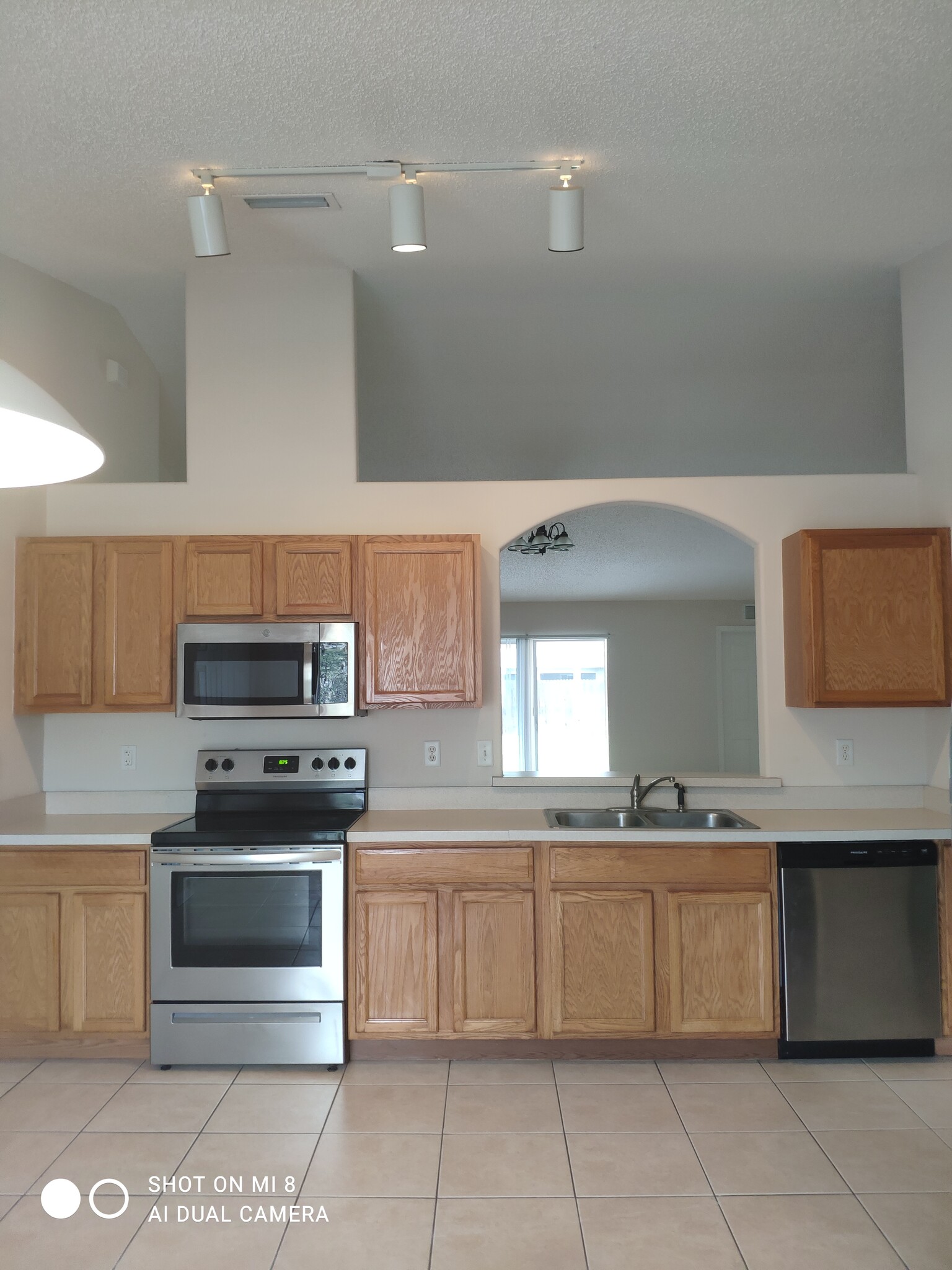 Building Photo - 18 Puritan Ln