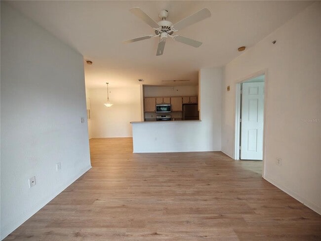 Building Photo - 5471 Vineland Rd