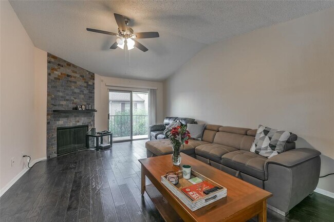Building Photo - 2120 El Paseo St