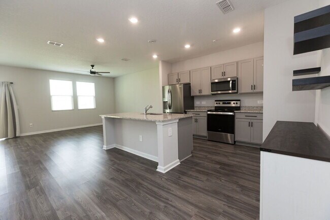 Building Photo - For Rent | Like-New 3 Bedroom, 2 Bath Home...