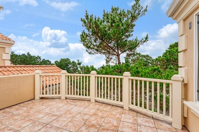 Building Photo - 1 Overlook Pl