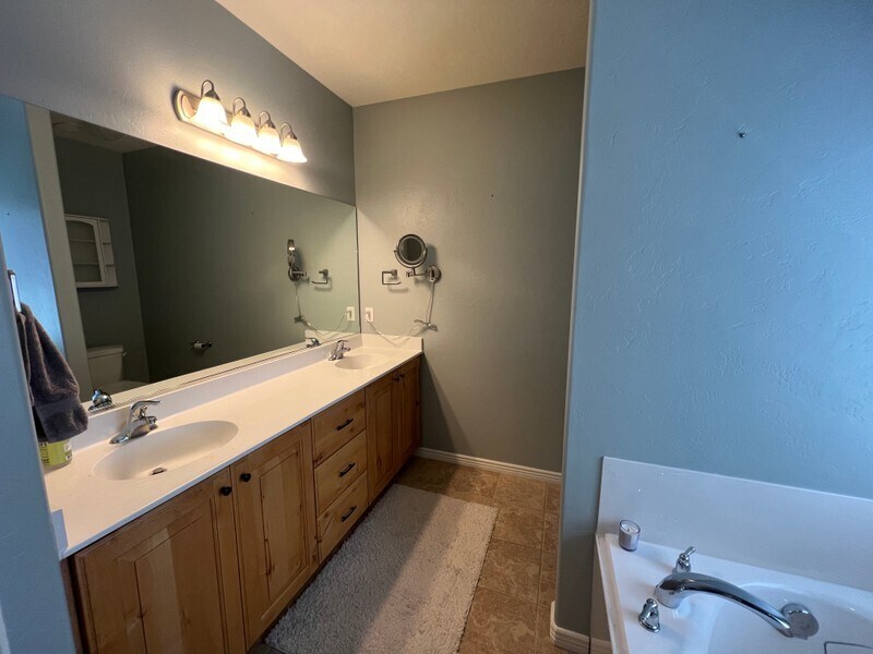 Building Photo - 761 Oak Green Dr
