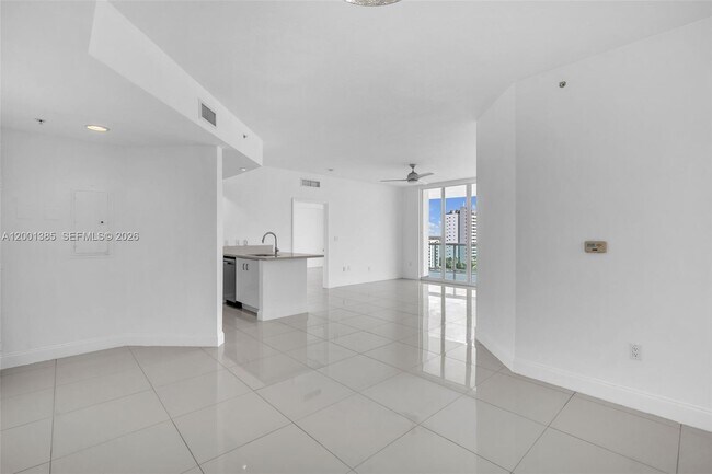Building Photo - 7900 Harbor Island Dr