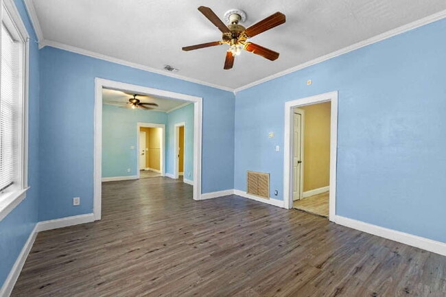 Building Photo - 166 Kingston Ave