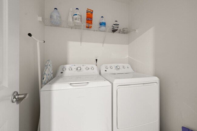 Building Photo - 3604 Silvery Wy