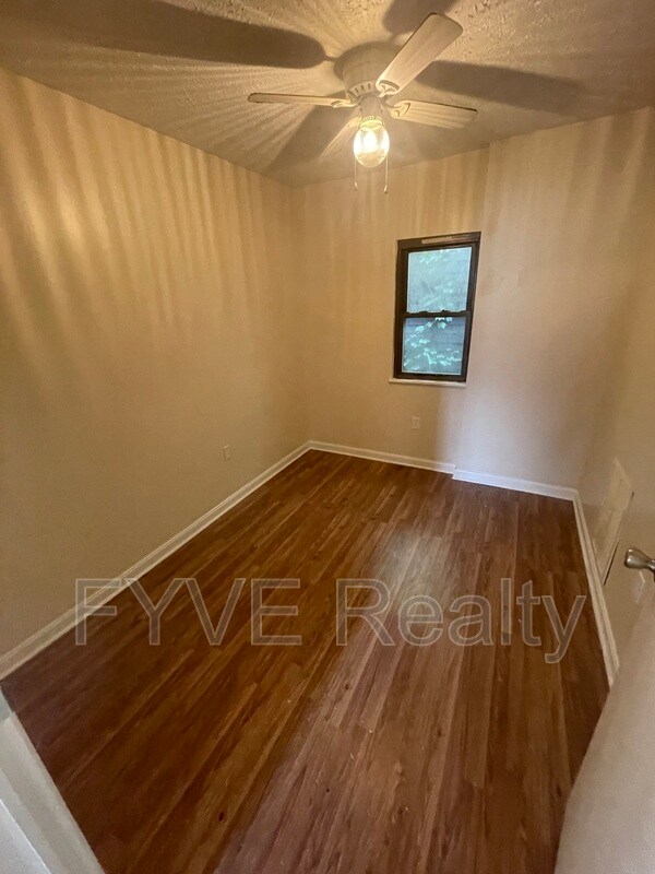 Building Photo - 1518 Chartiers Ave