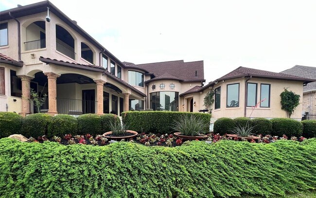Building Photo - 12316 Oak Bend Cir