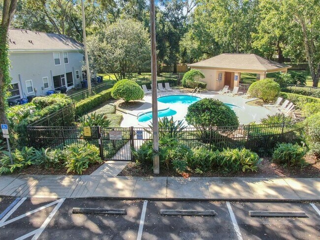 Building Photo - 2231 Golden Oak Ln