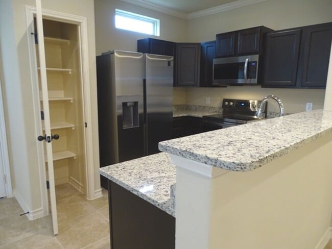 Building Photo - 13911 Annas Way #101, San Antonio, TX. 78233