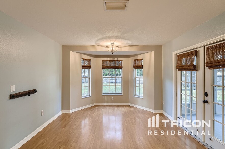 Building Photo - 22127 Rosewall Ct