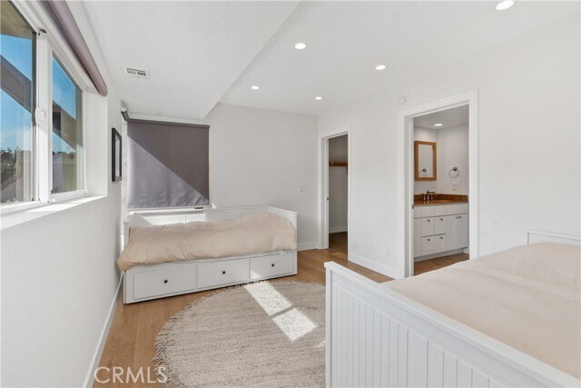 Building Photo - 390 St Ann's Dr