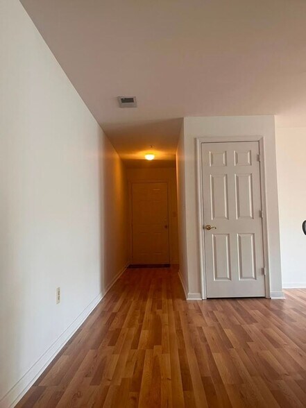 Building Photo - 6502 Home Water Ct