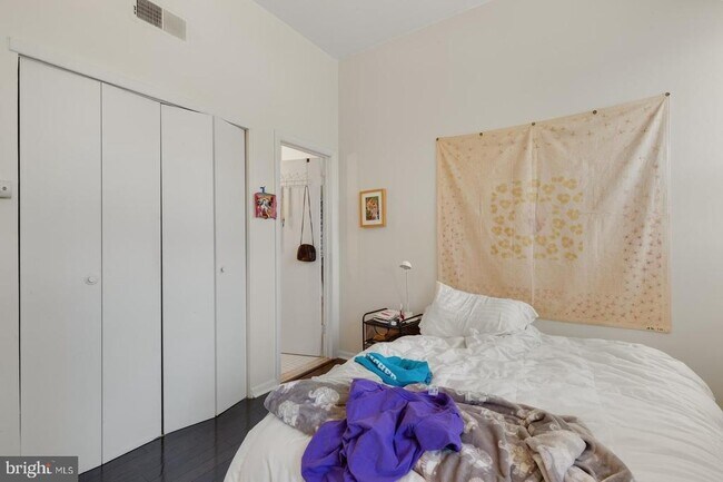 Building Photo - 2137 Spruce St