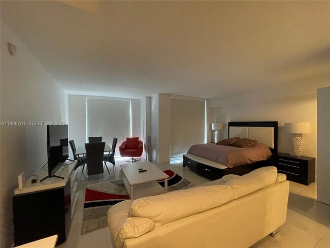 Building Photo - 31 SE 6th St