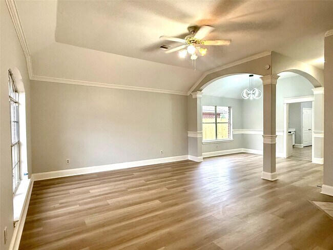 Building Photo - 5223 Mountain Forest Dr