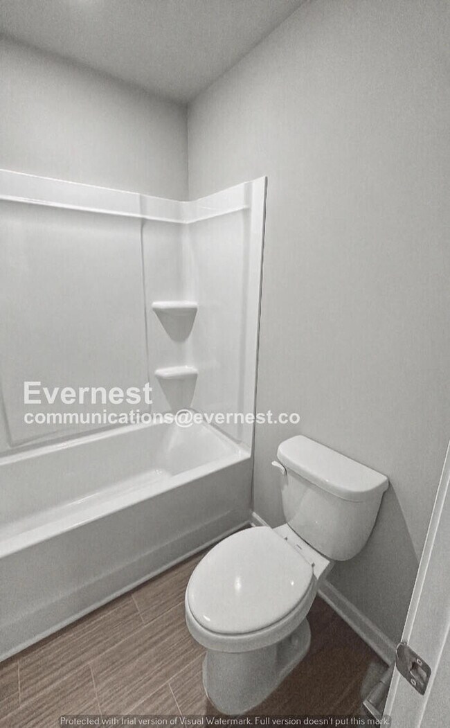 Building Photo - 3 Bed, 2.5 Bath Home with Garage / Pet-Friendly / Available Now!