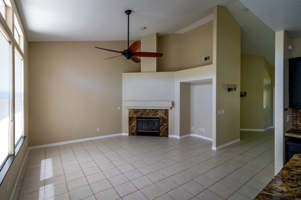 Building Photo - 625 Asilo