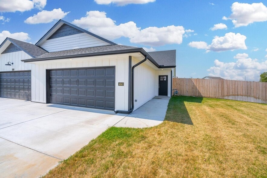 Building Photo - 3612 W Angel St