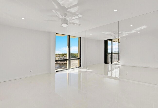 Building Photo - 2697 N Ocean Blvd