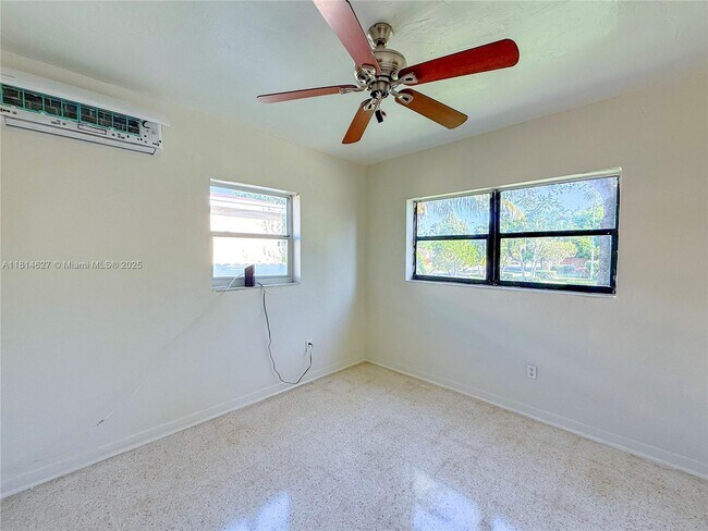 Building Photo - 1141 NE 154th Terrace