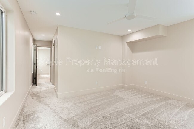 Building Photo - 2321 S High St