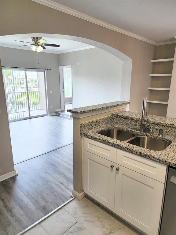 Building Photo - 9401 Crescent Loop Cir