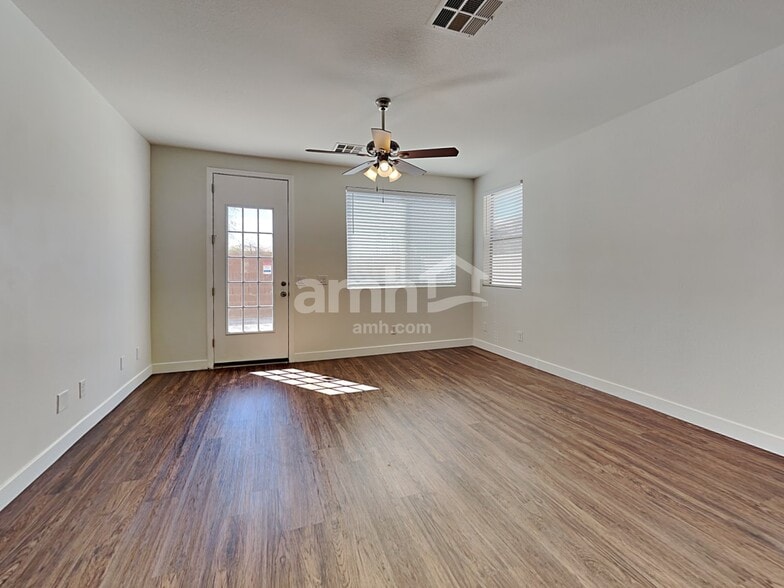 Building Photo - 2337 Statham Ave