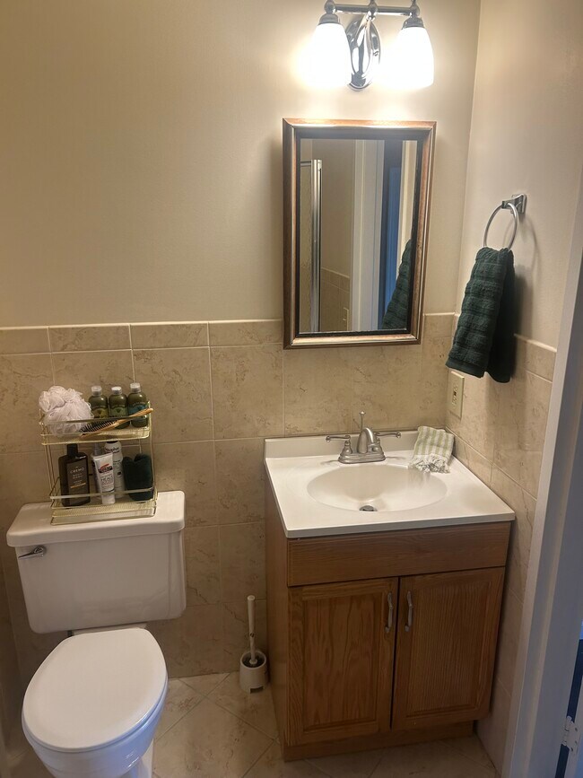 Building Photo - 57 Birchwood Rd