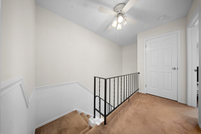 Building Photo - 83 Carriage Dr