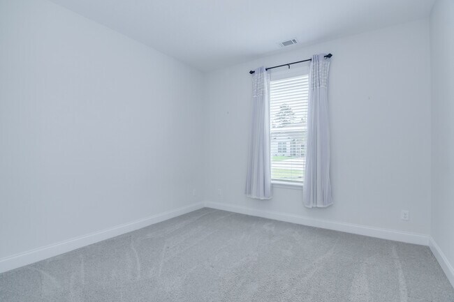 Building Photo - 326 Agape Ln