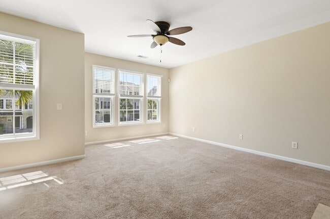 Building Photo - 1406 Hamlin Park Cir