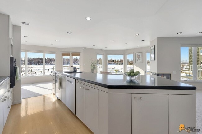 Building Photo - 1835 W 15th Ave