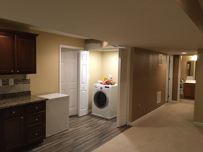 Building Photo - 42234 Oasis Ct