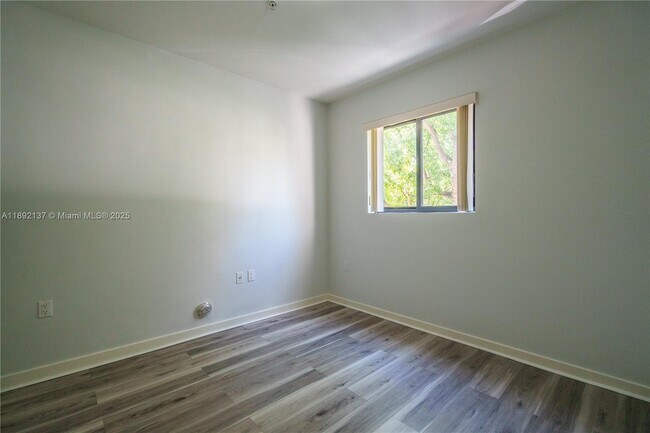 Building Photo - 300 Majorca Ave