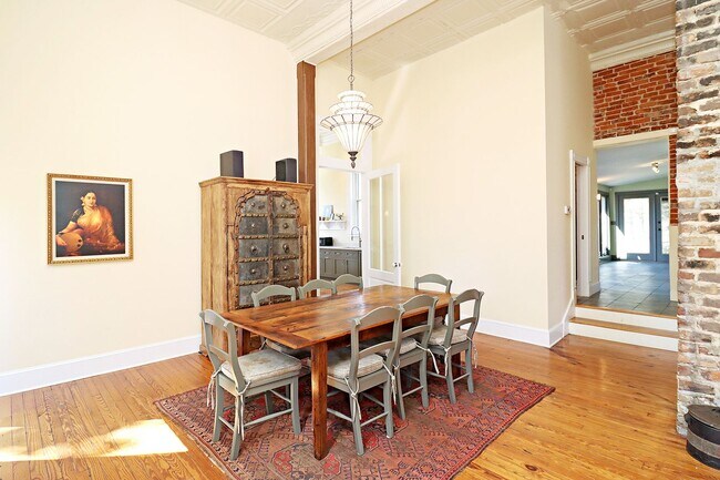 Building Photo - Beautifully Restored Ivy Residence, Fully Furnished with Utilities Included