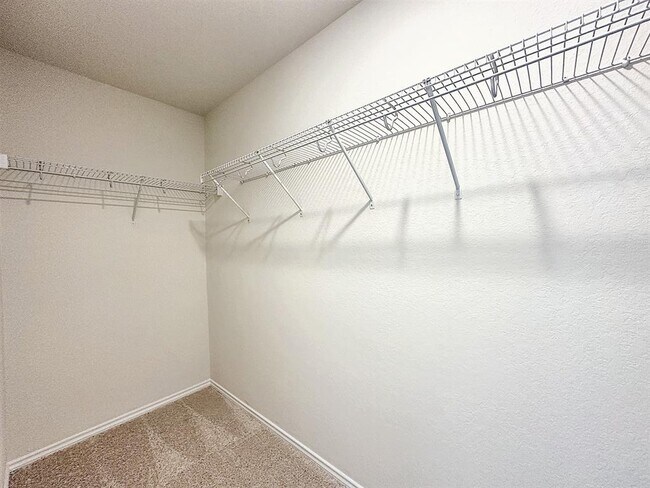 Building Photo - 549 Autumn Blaze