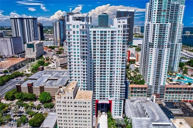 Building Photo - 133 NE 2nd Ave