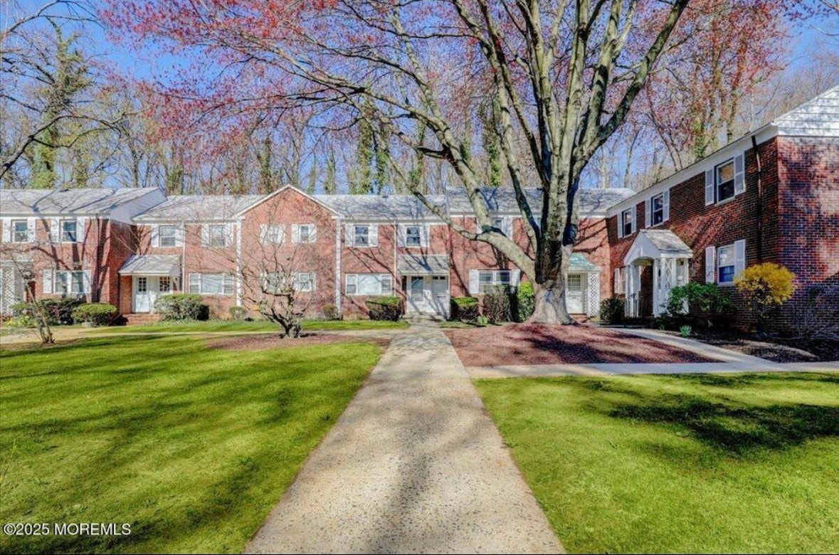 Building Photo - 102 Manor Dr