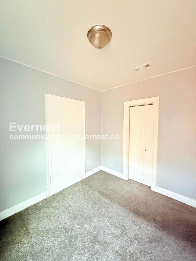 Building Photo - 4066 Tyler St