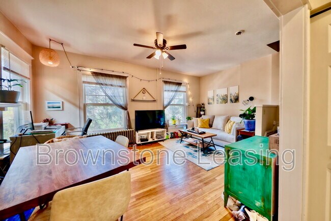 Primary Photo - 1124 Emerson St