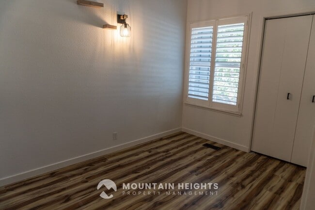 Building Photo - 3516 Summer Oaks Cir