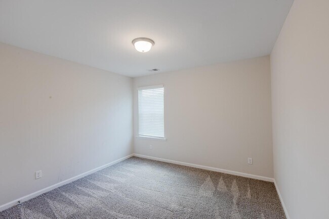 Building Photo - 61 Conifer St