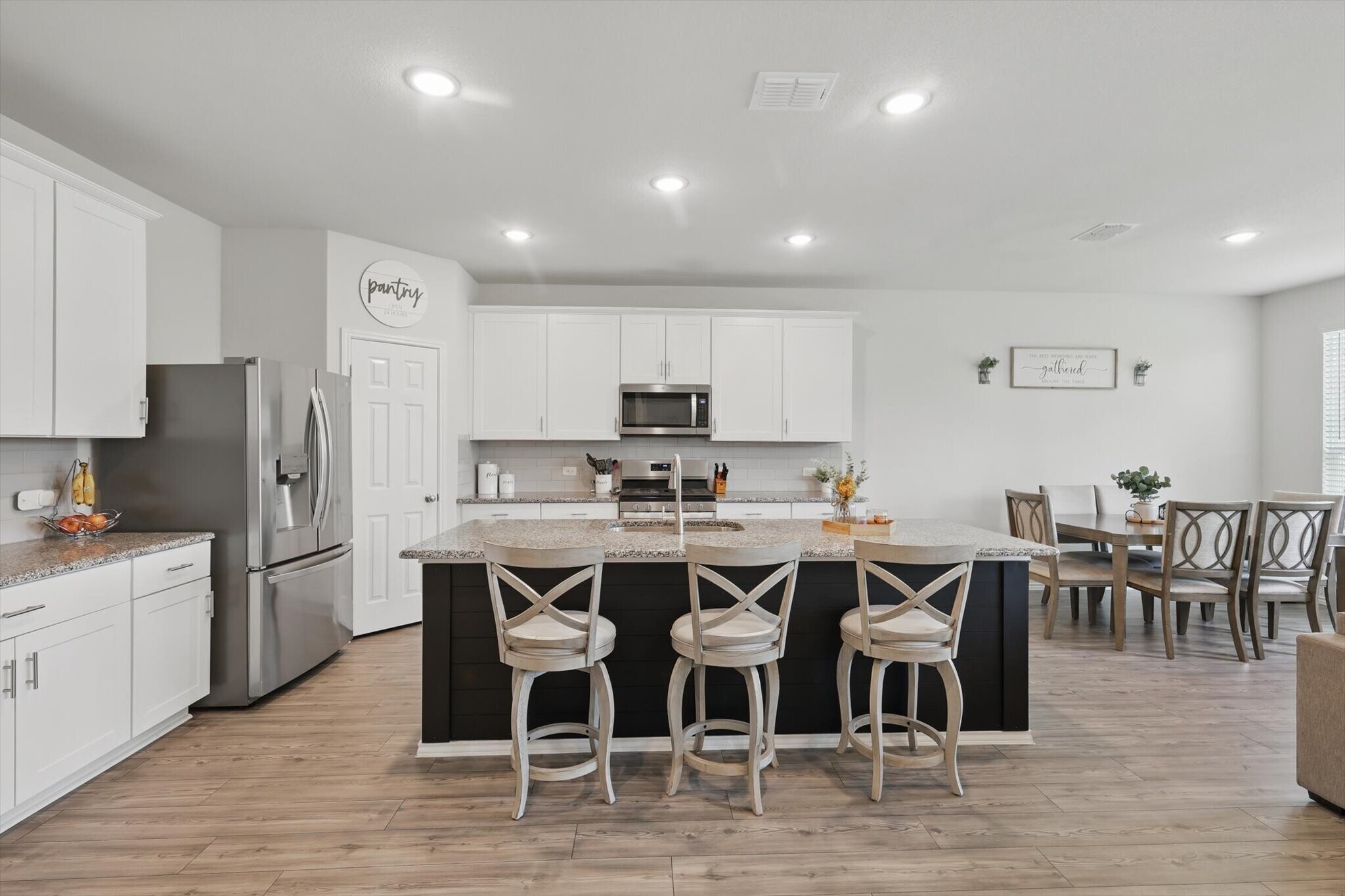 Building Photo - 802 Feldspar Way