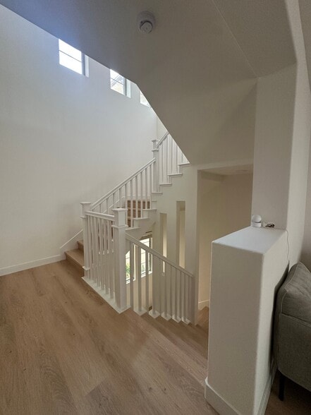 Building Photo - 1087 Bigleaf Pl